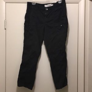 Black cargo capris
